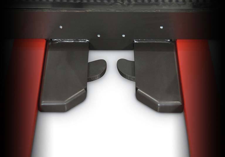 Raymond 5200 Orderpicker Truck Auto Locking Pallet Clamp