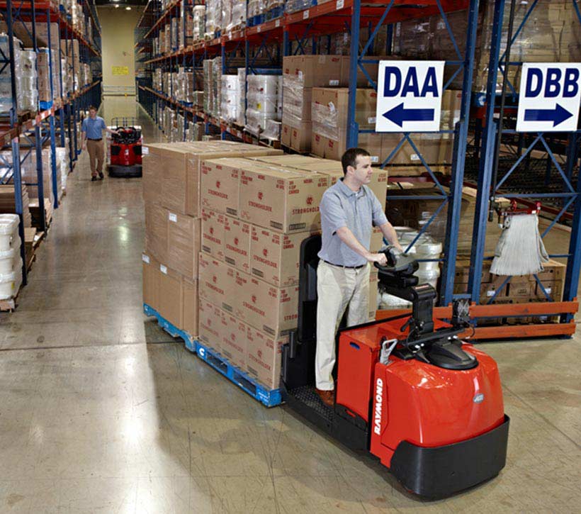 Raymond 8510 Center Rider Pallet Truck